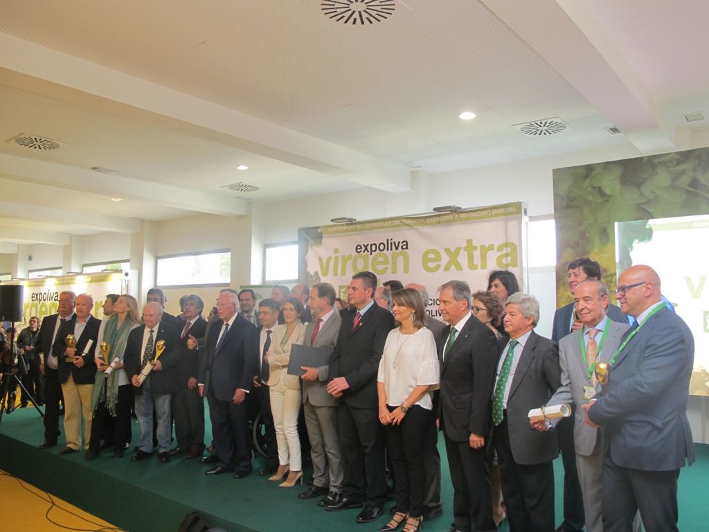 Diputación recibe el premio al mejor diseño de estand institucional de Expoliva 2017