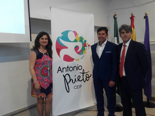 El Ayuntamiento dice que la denominación del CEIP Antonio Prieto fue una decisión de la Junta y del Consejo Escolar a propuesta del AMPA