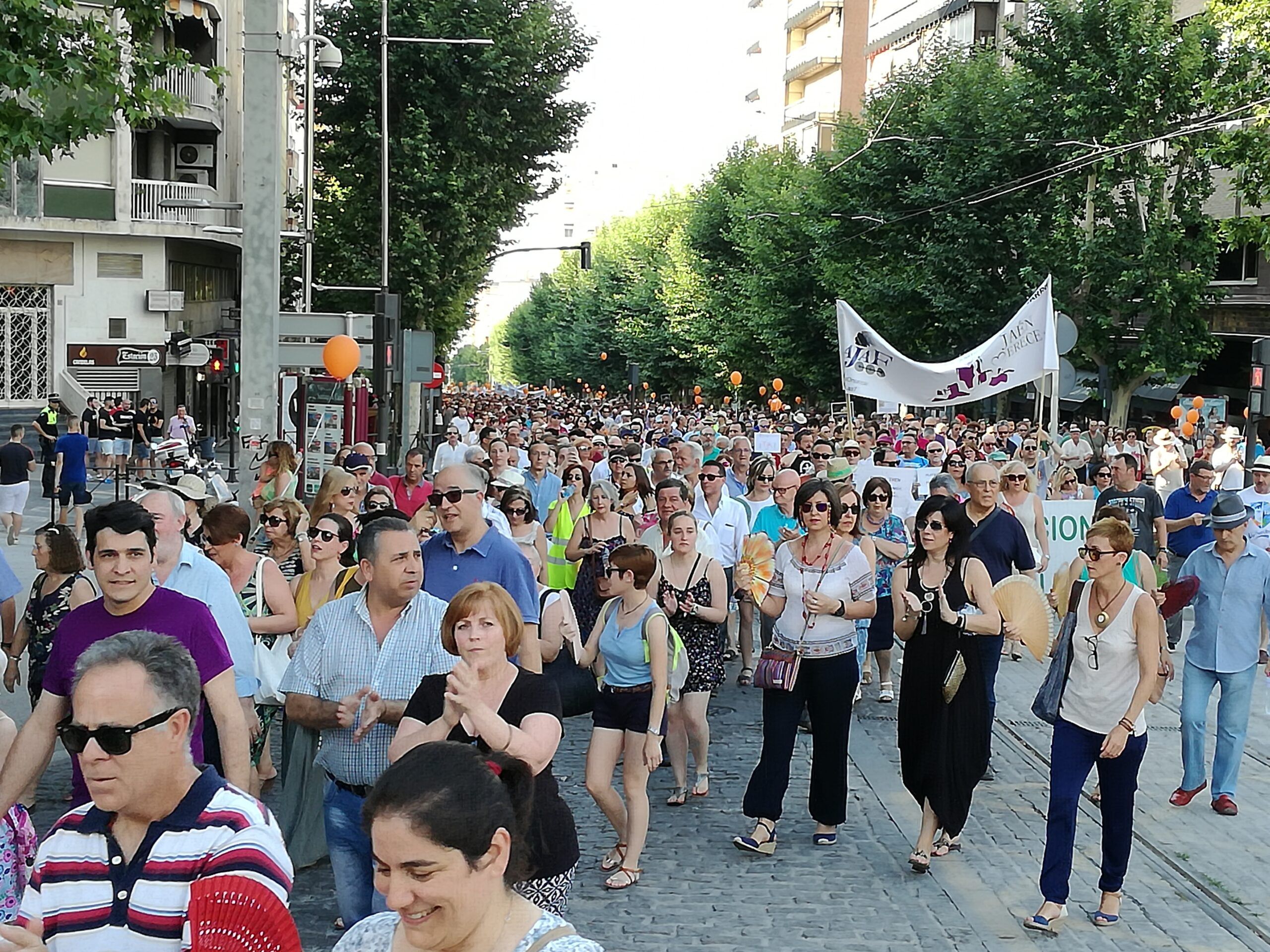 ROTUNDO ÉXITO DE “JAÉN MERECE MÁS”: miles de jienenses desafían a los 42 grados a la sombra