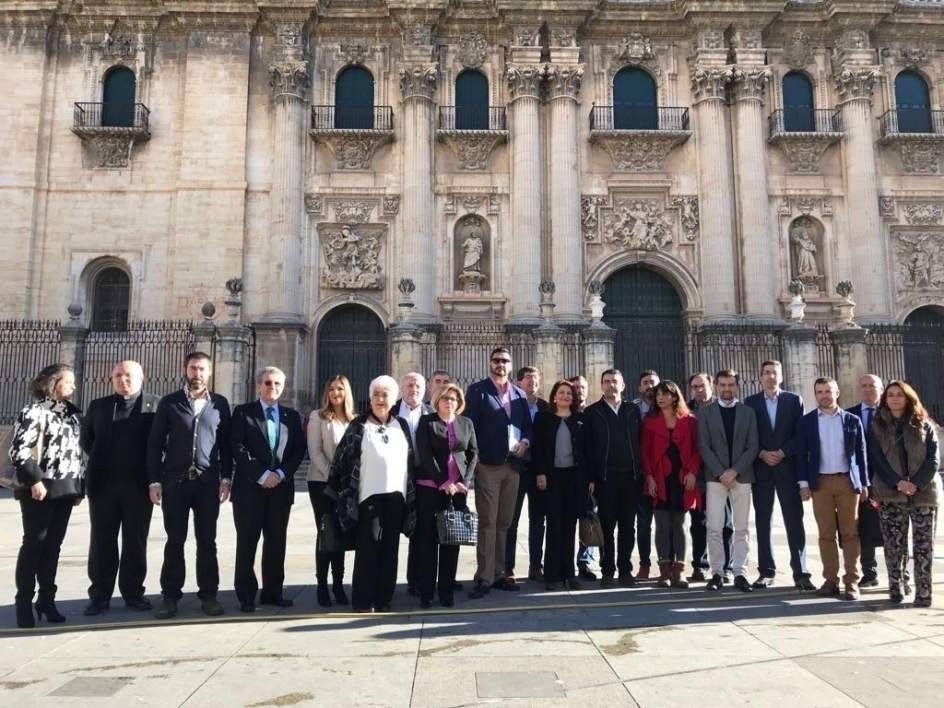 La plataforma ciudadana pide que los políticos trasladen a los gobiernos la necesidad de un «Plan Especial de Jaén»