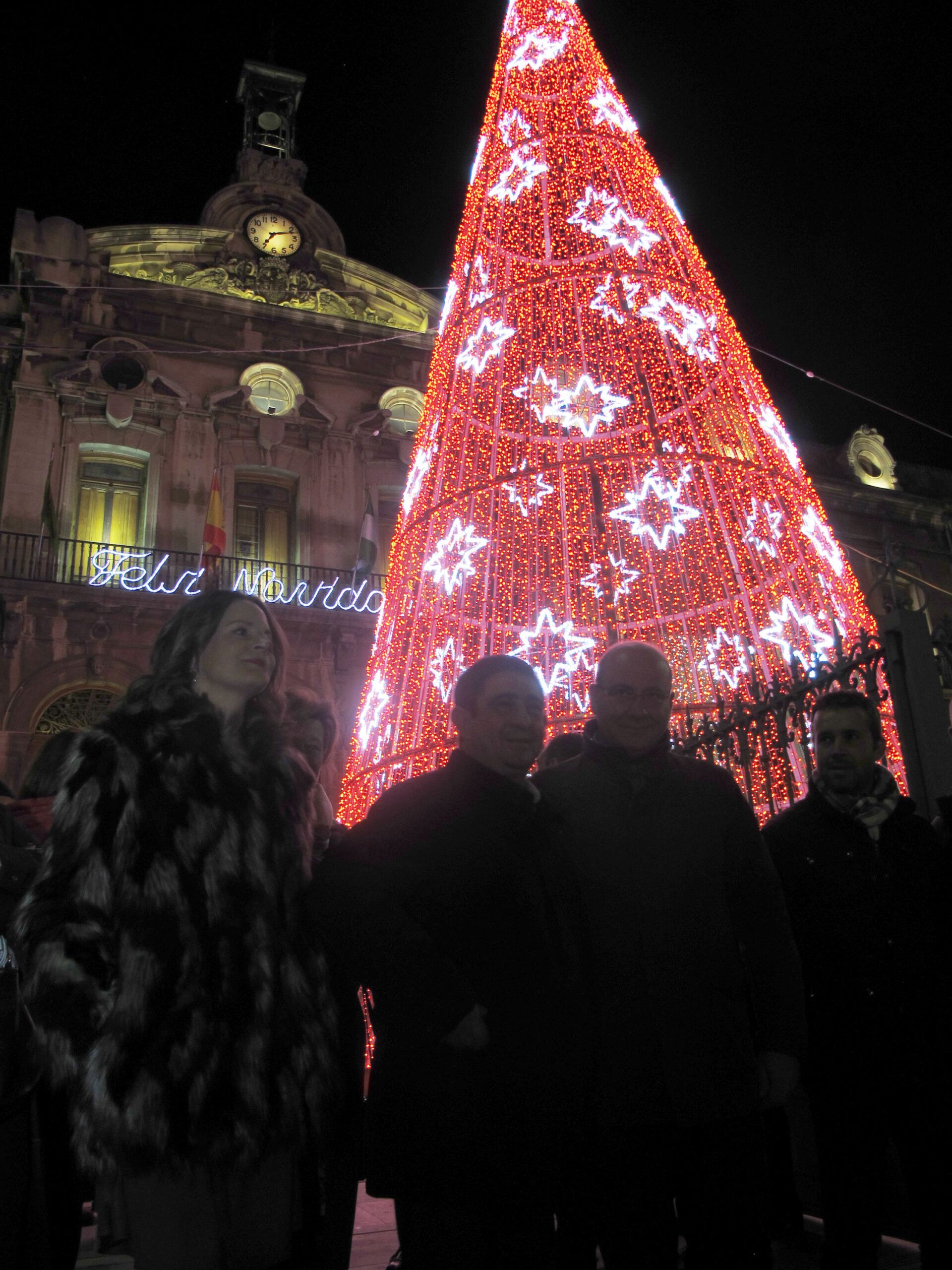 DIPUTACIÓN ILUMINA DE NAVIDAD EL PALACIO PROVINCIAL, LOS BAÑOS ÁRABES Y EL SAN JUAN DE DIOS