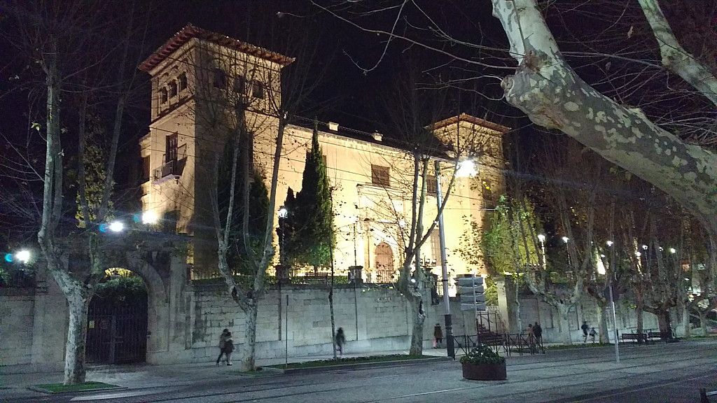 Pobrísima iluminación del nuevo Museo Íbero