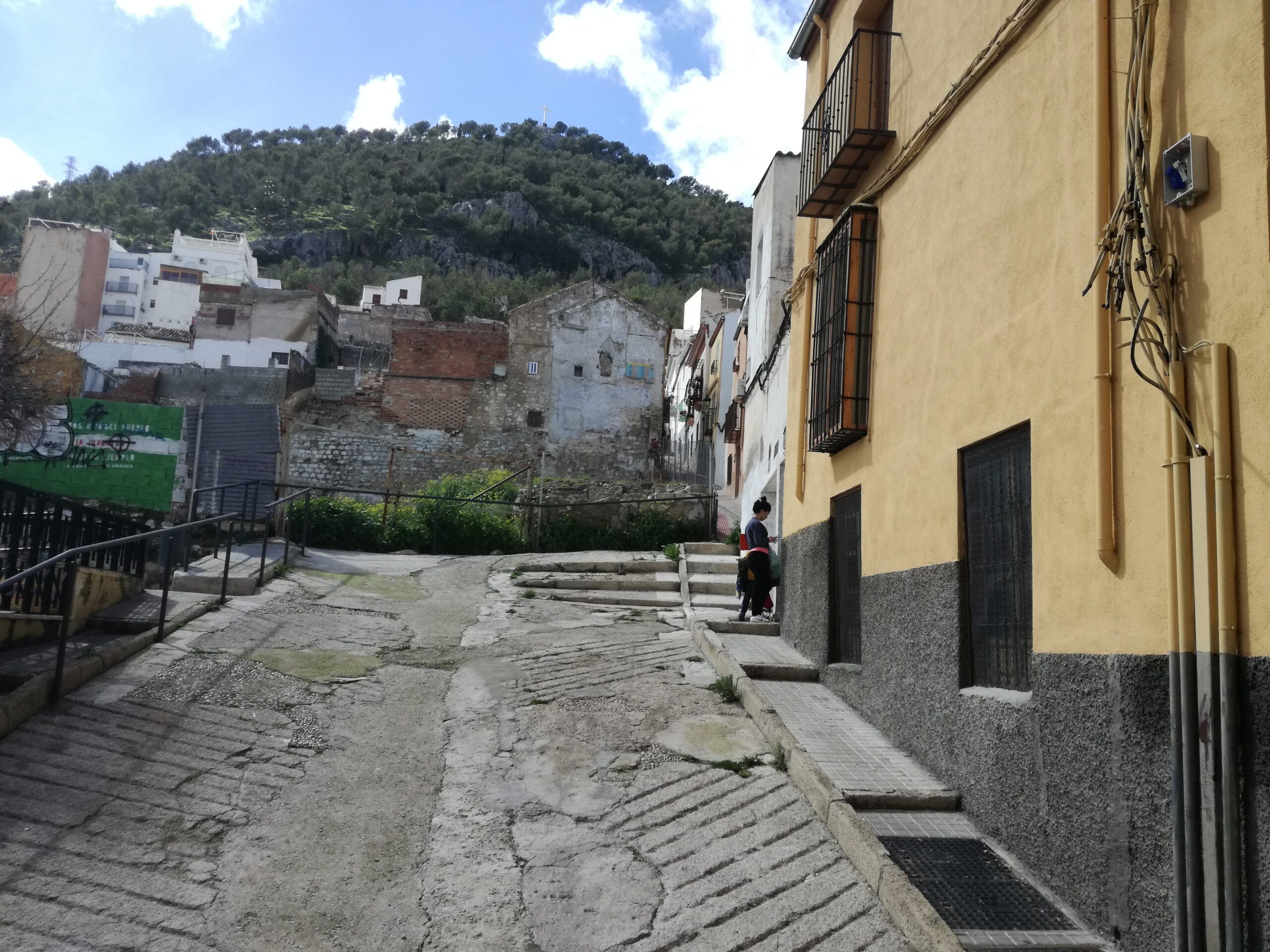 CRÓNICA DEL DÍA: El casco antiguo de Jaén, más paciencia que el santo Job