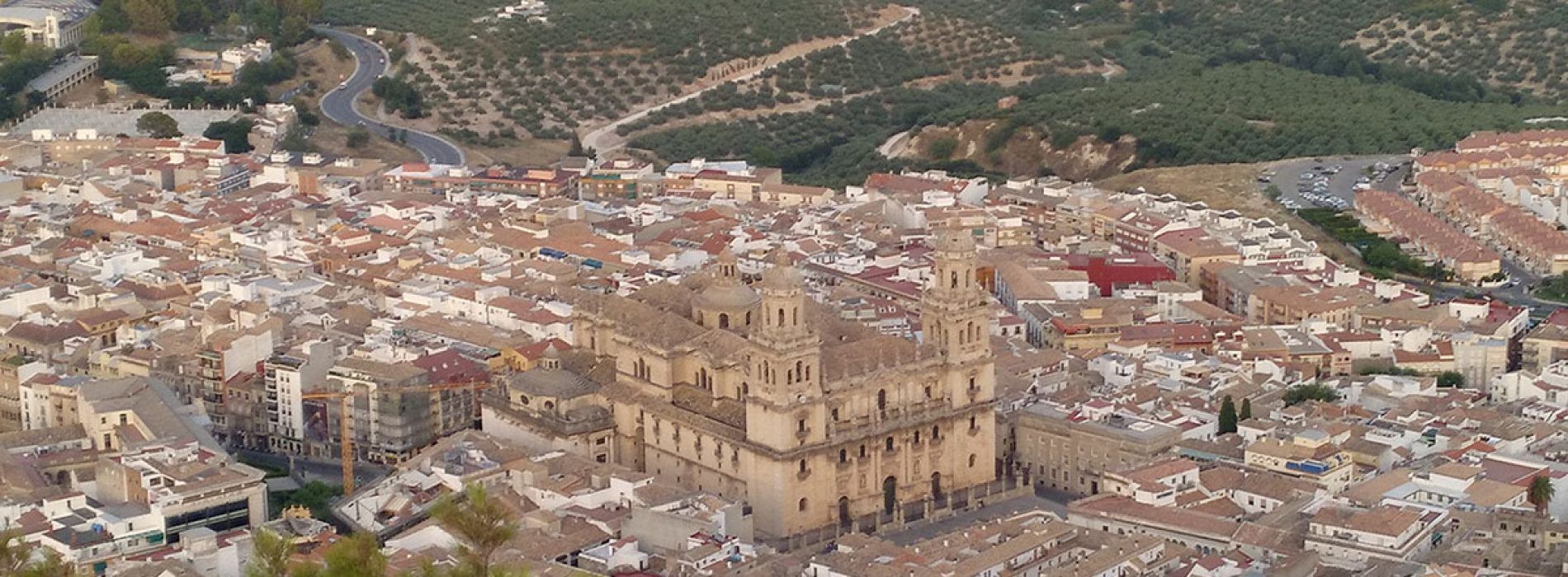 CRÓNICA DEL DÍA: JAÉN COMO FOCO DE ATRACCIÓN, COMIENZA A ANDAR LA EXPOLIVA Y ELOGIO DE DOS POLÍTICOS