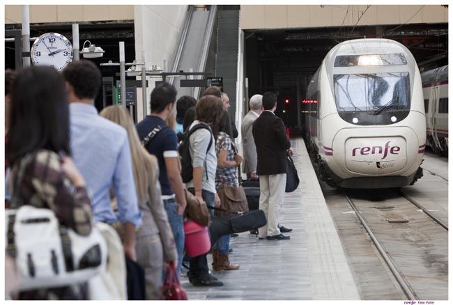 CRÓNICA DEL DÍA: LOS POLÍTICOS SE PONEN LAS PILAS CON EL TREN