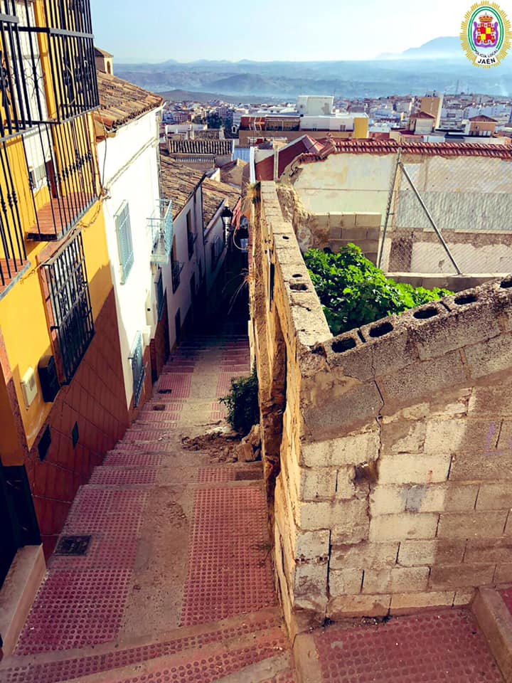 CRÓNICA DEL DÍA: EL CASCO ANTIGUO SE CAE A PEDAZOS, OJALÁ NUNCA PASE UNA TRAGEDIA