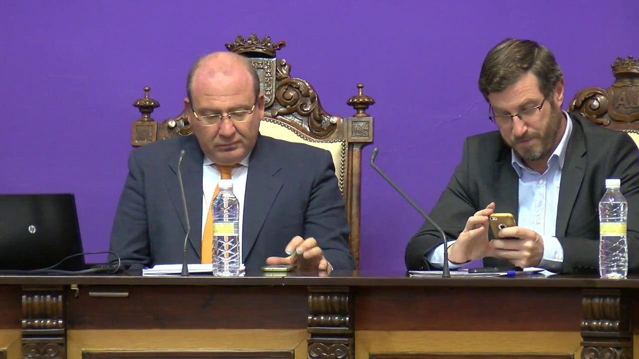 CRÓNICA DEL DÍA: DENUNCIAN “GUERRA SUCIA” DE LA DIRECCIÓN DEL PP CONTRA EL ALCALDE Y SU CANDIDATURA AL SENADO