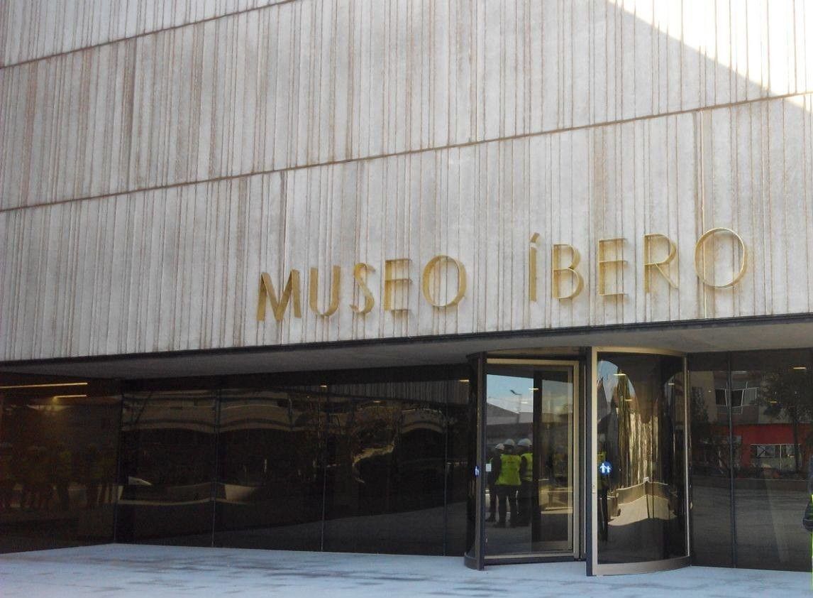 CRÓNICA DEL DÍA: NOS SIGUEN ENGATUSANDO CON EL MUSEO ÍBERO