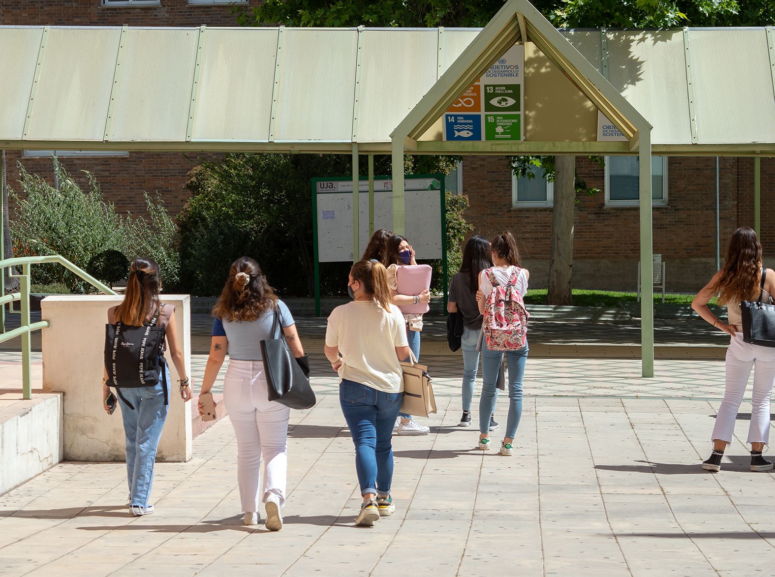 La Universidad de Jaén, pionera en poner en marcha asistentes conversacionales de atención al usuario