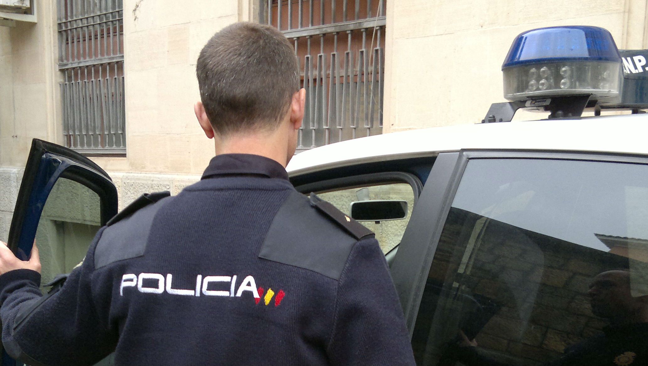 La Policía de Jaén se pasa de frenada