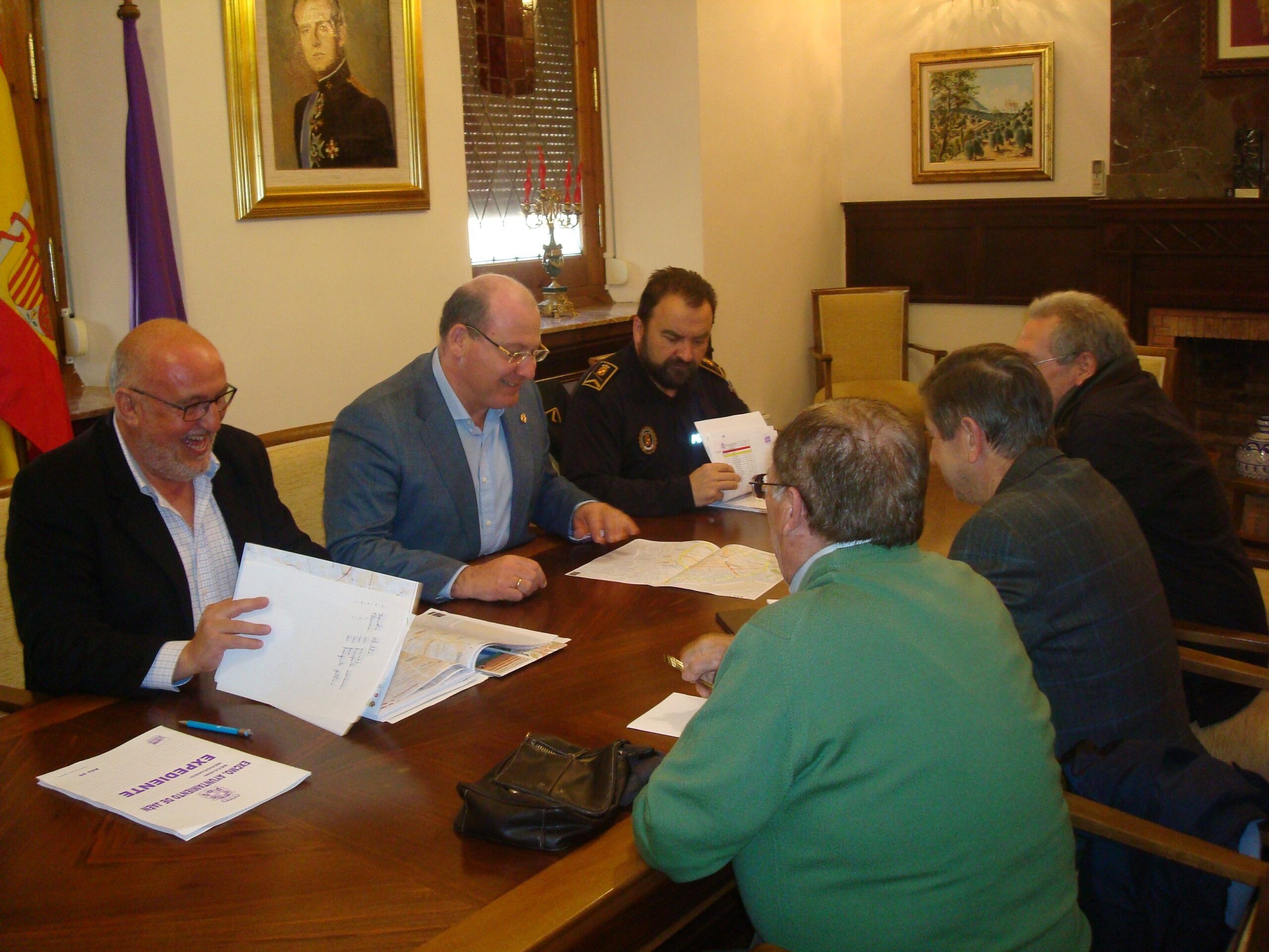 El alcalde presenta un estudio de peatonalización del casco antiguo a «Más Voluntades por Jaén»