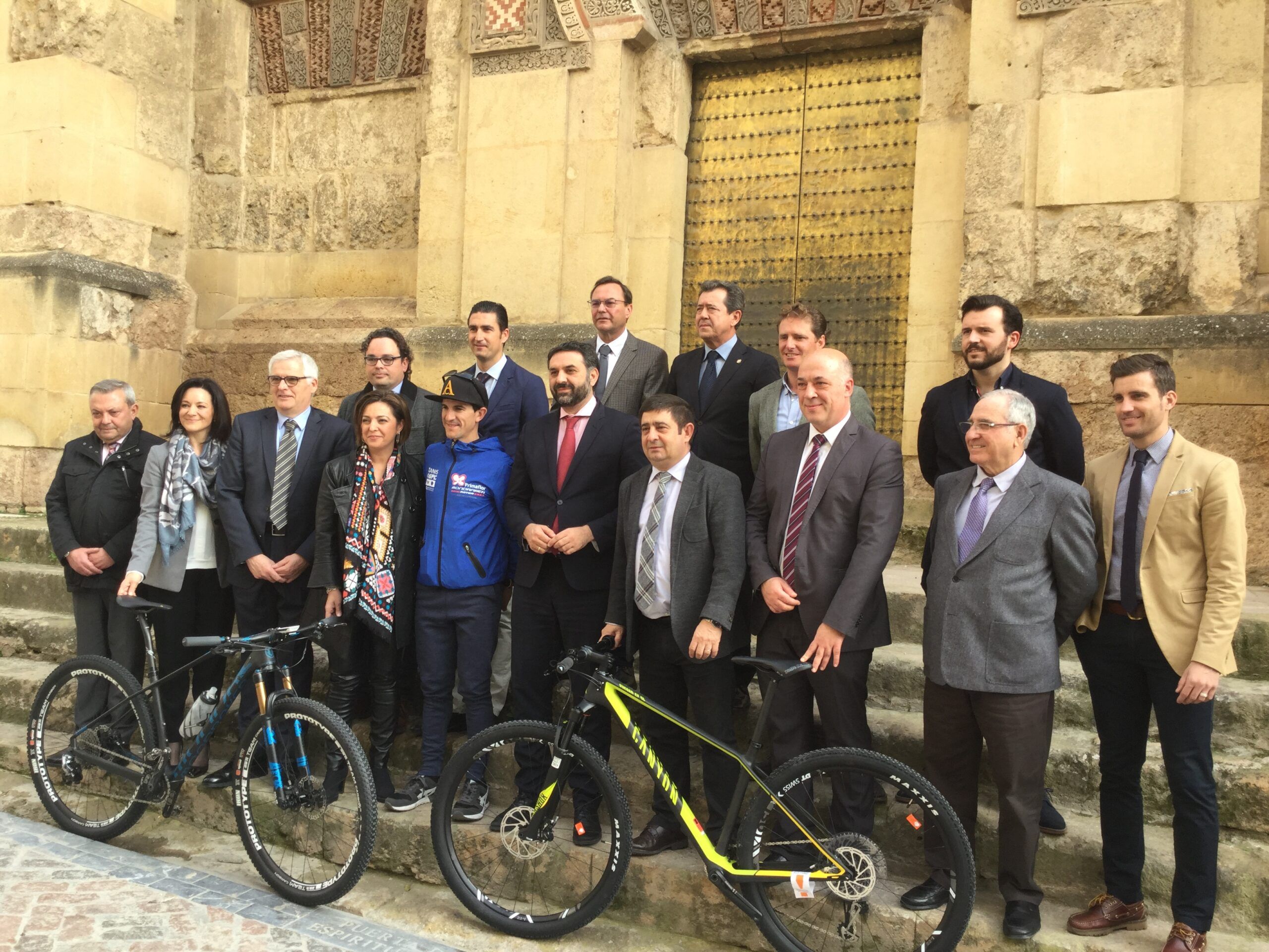 Reyes destaca la promoción del turismo de interior y de naturaleza de la Andalucía Bike Race