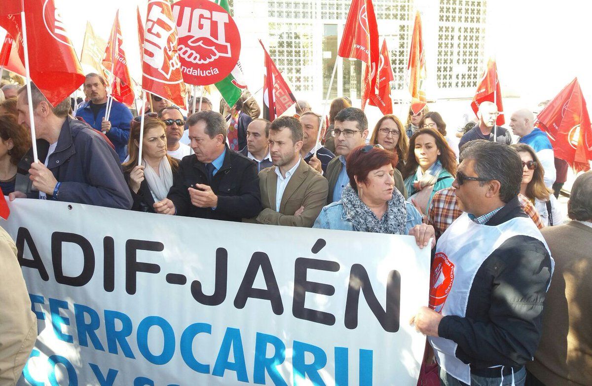 Mucho ruido y poca gente para clamar por el ferrocarril