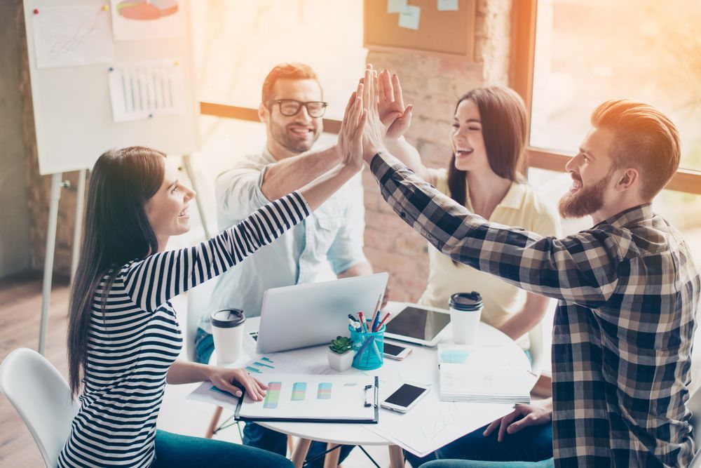 FELICIDAD EN EL TRABAJO Y PRODUCTIVIDAD