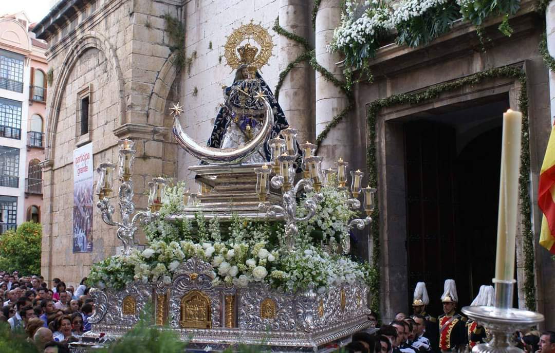 Jaén, con la Virgen de la Capilla y el barrio de San Ildefonso