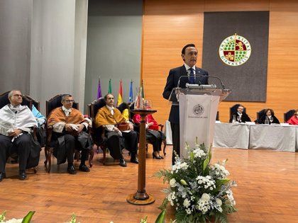 El papel lo aguanta todo: el brindis al sol de las mociones, la UJA en el ojo del huracán, y la Cátedra “Fulgencio Meseguer”