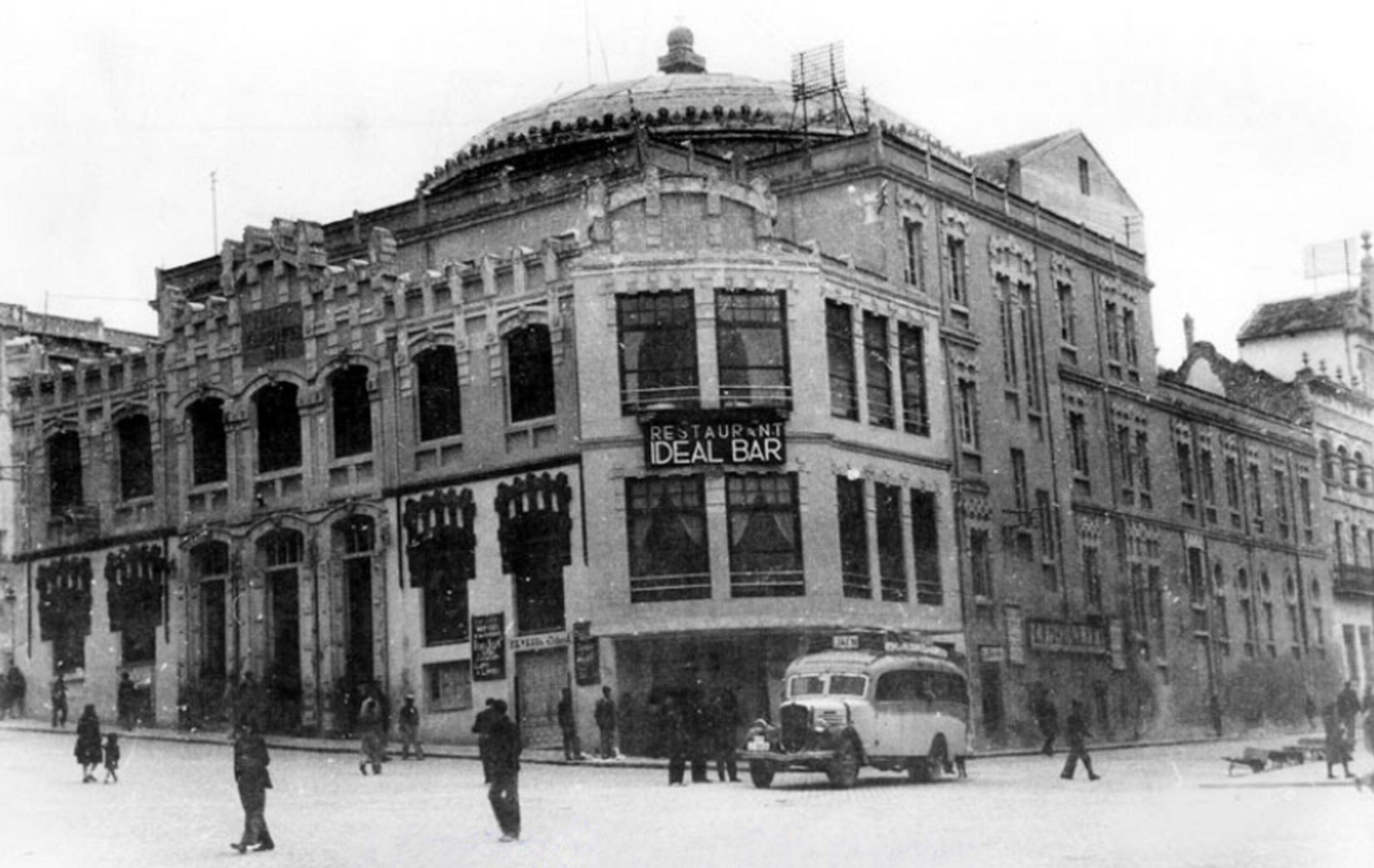 Nostalgia por el viejo Cervantes y ¿cuándo una réplica como se hizo con el edificio de Peritos?