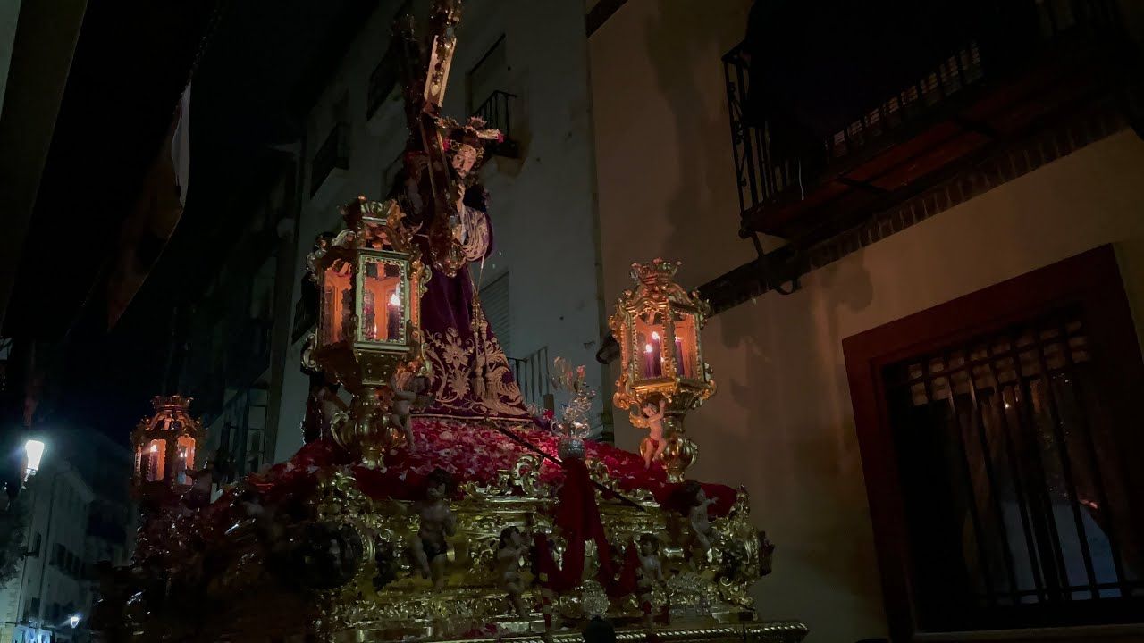 A la forma de Paredes: El Poeta (Calle Maestra)