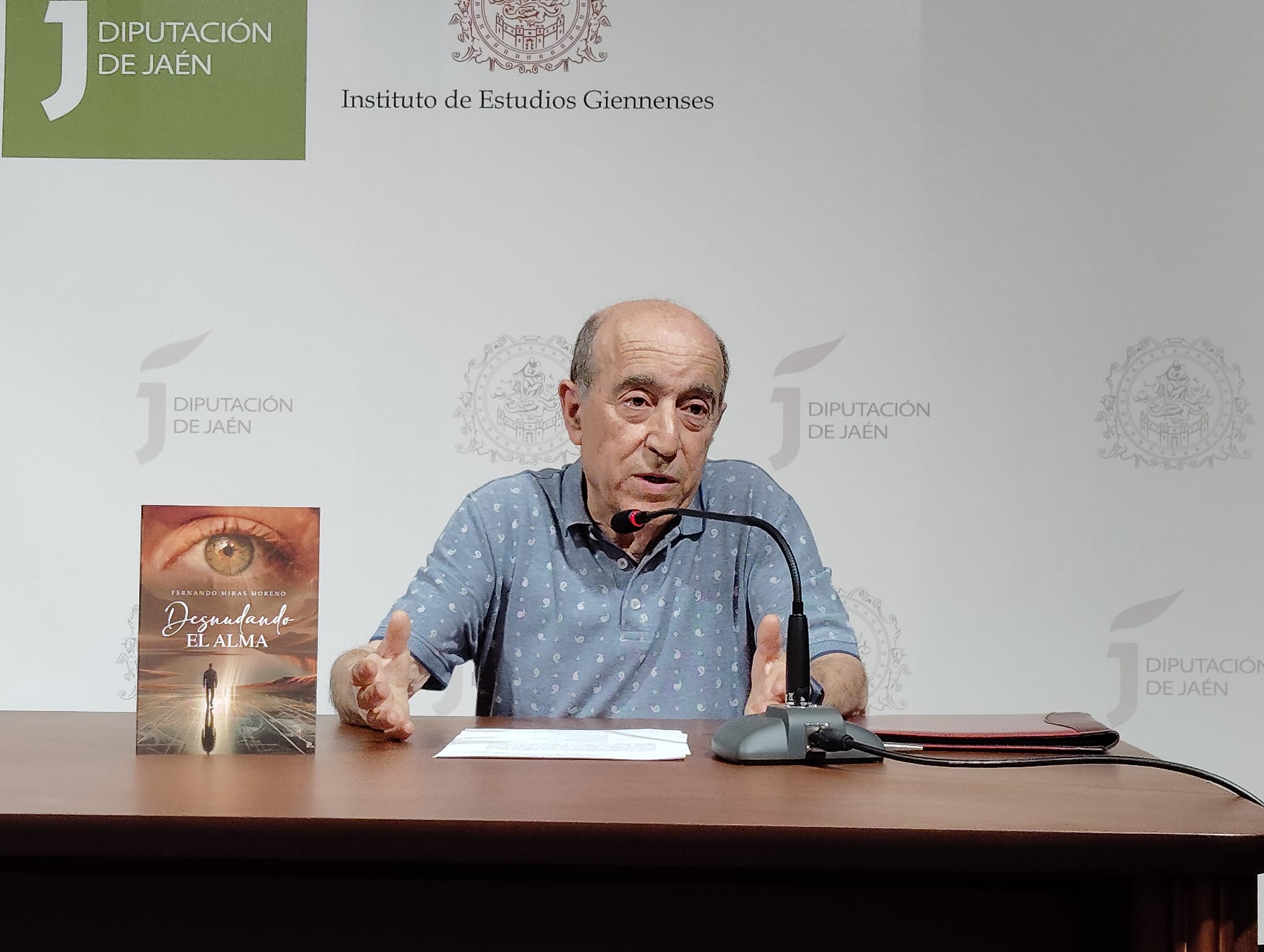 A la forma de Paredes: Prólogo al poemario ‘Desnudando el Alma’, de Fernando Miras