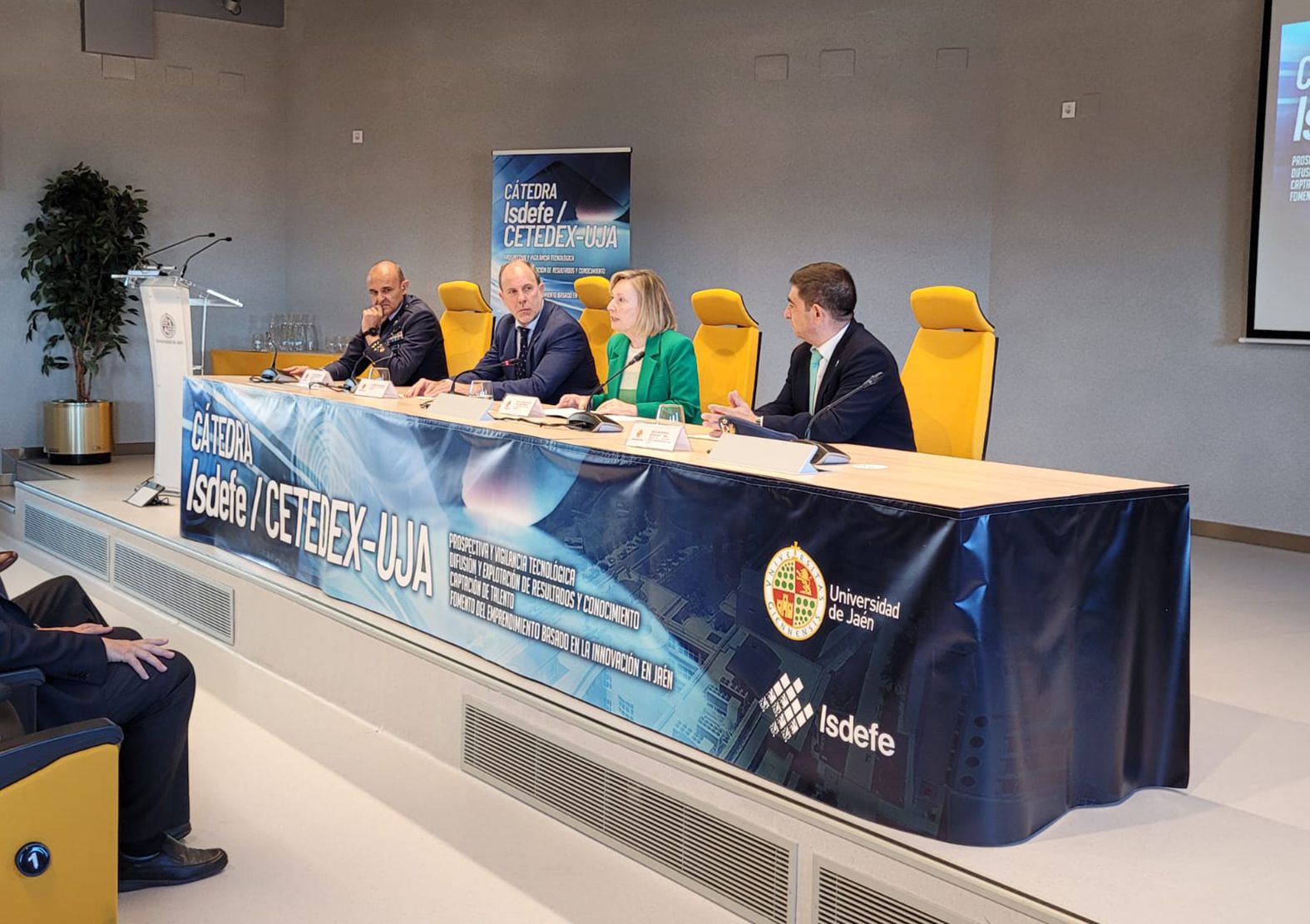 Un mes para construir recuerdos, el tranvía que viene… y el Cetedex no va de medallas, va de Jaén