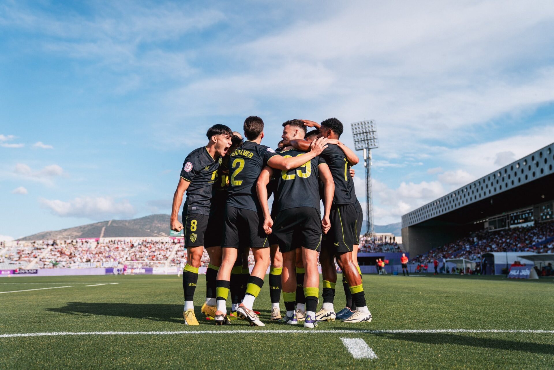 El cuento de nunca acabar para el Real Jaén (1-2)
