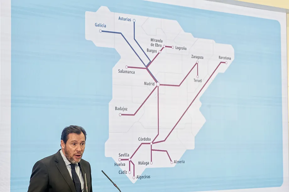 Fiestas y barrio de San Ildefonso, el ministro que no vino en tren, y cuatro mujeres jienenses para visibilizar el liderazgo