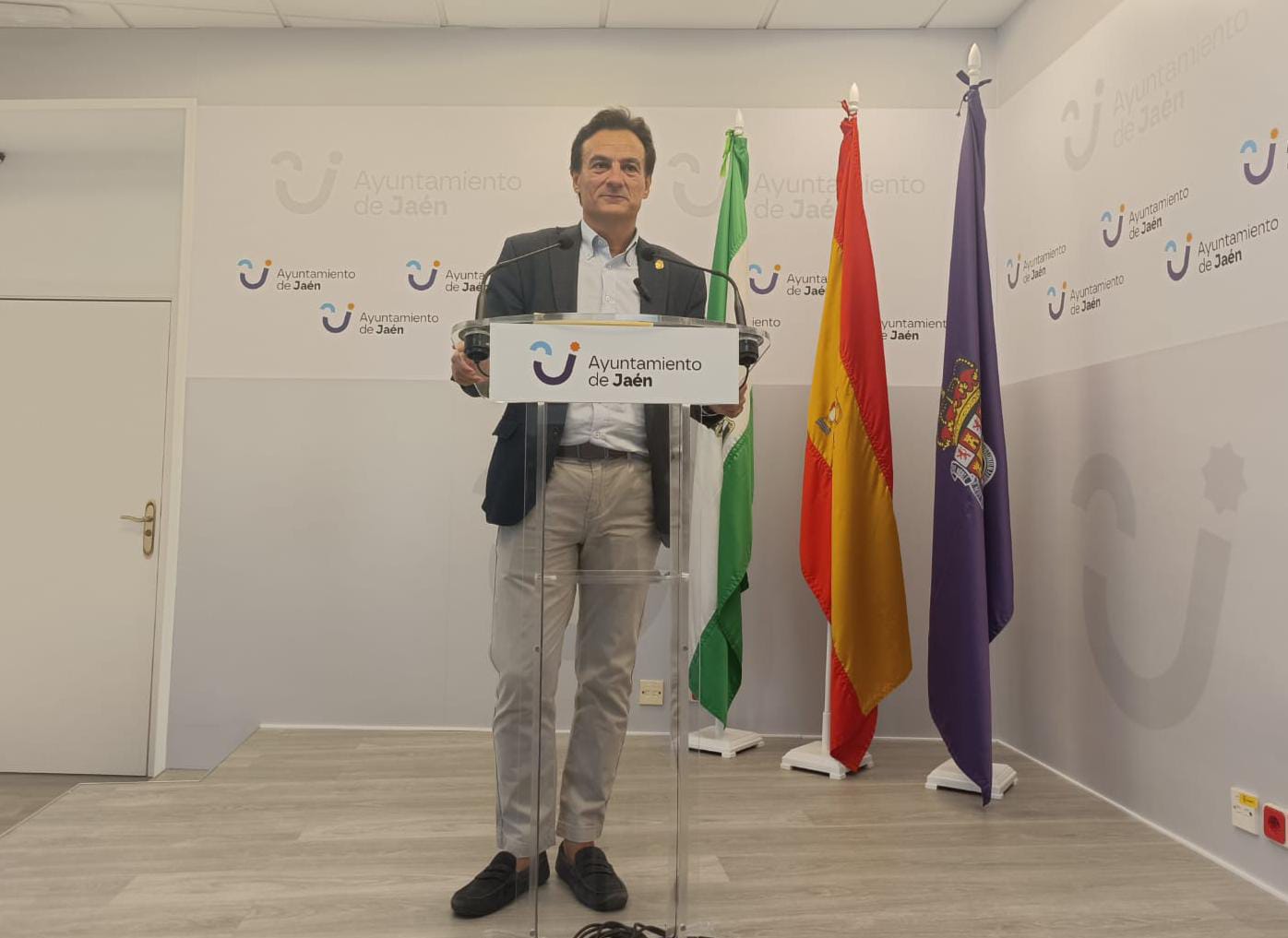 El SOS del alcalde, un plan para ahorrar, y sí, la hora de elegir entre las siglas o Jaén