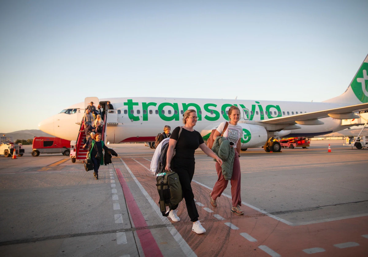 La paradoja de llegar antes a Ámsterdam que a Madrid…y ¡esa portada ferial!