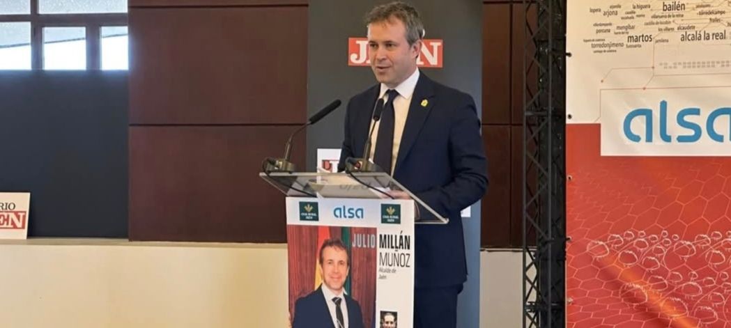 “El mejor Julio Millán” en un discurso en el que solo ha hablado de Jaén