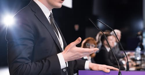 «Los años me han enseñado que no se convence más que a los convencidos»