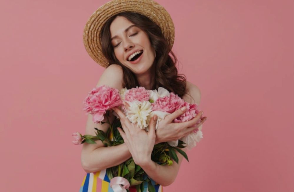“El primero que comparó a la mujer con una flor, fue un poeta; el segundo, un imbécil”