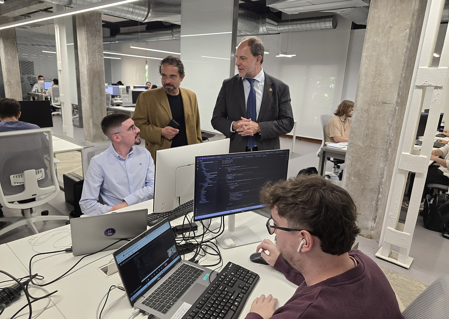 Estamos tan necesitados de buenas noticias…La consultora Net acoge el talento UJA y algunos brotes verdes