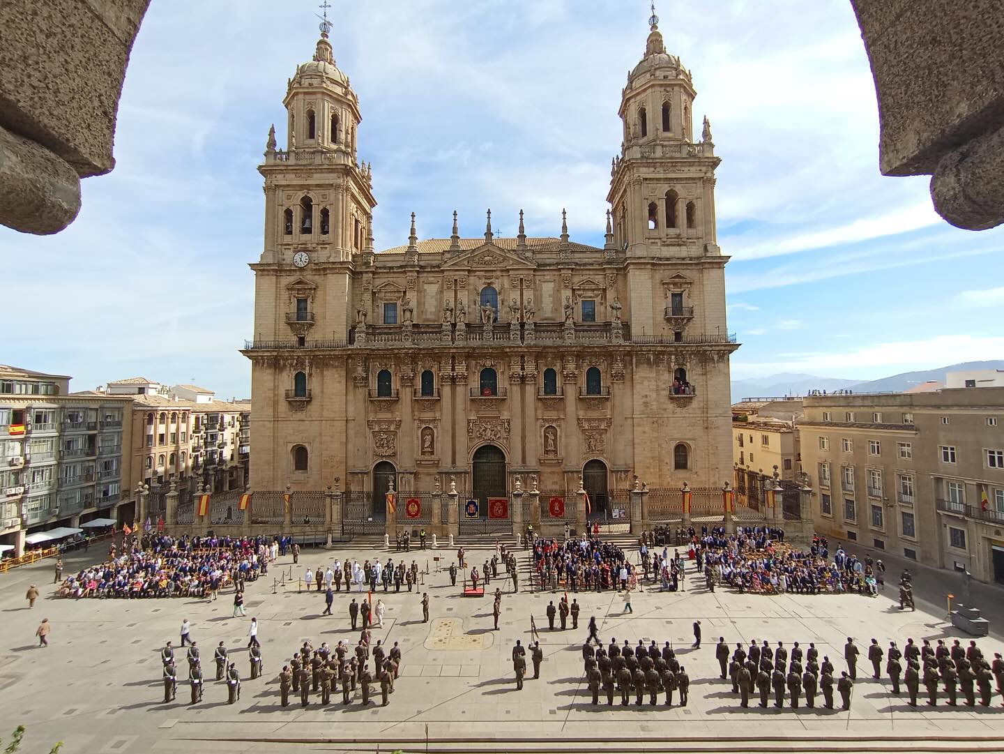 Triste es decir que no hay altura política, la polémica encarnizada sobre Recaudación…y ¿qué sería Jaén sin su Plaza de Santa María?