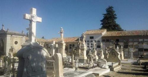El viejo cementerio de San Eufrasio: ¡qué poco respeto tenemos a nuestra memoria!