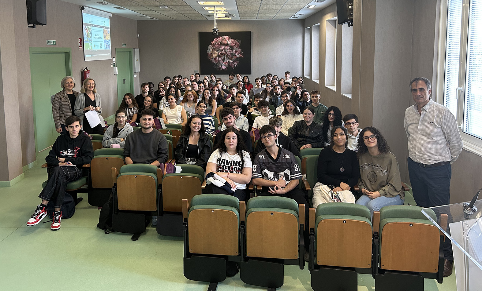 Elecciones de 1982, cuánto hemos cambiado; Presupuestos: la hora de la verdad; el ofrecimiento de JM+…y hoy estudiantes UJA, mañana líderes