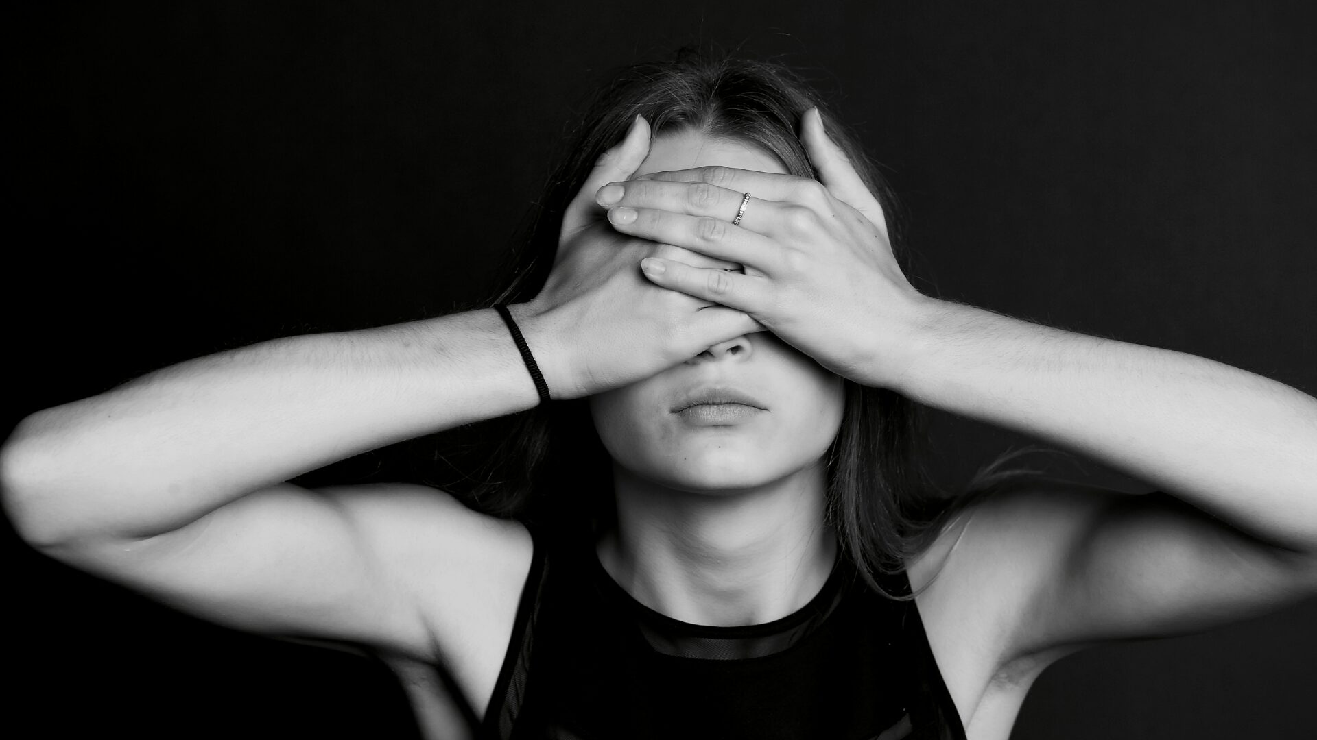  “Cerrar los ojos…no va a cambiar nada”