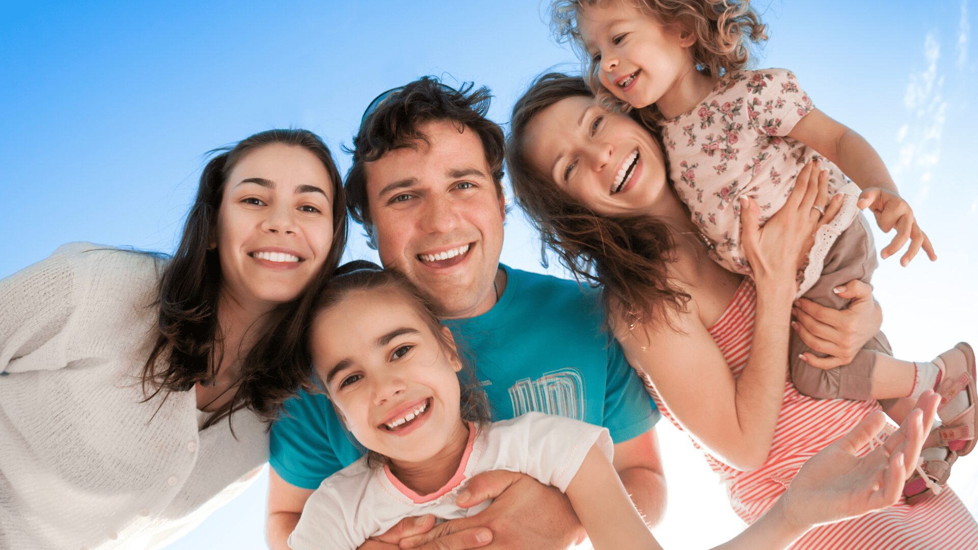 “Sentir gratitud y no expresarla es como envolver un regalo y no darlo”