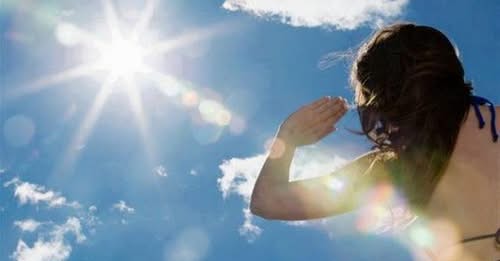 «Estos días azules y este sol de la infancia…»