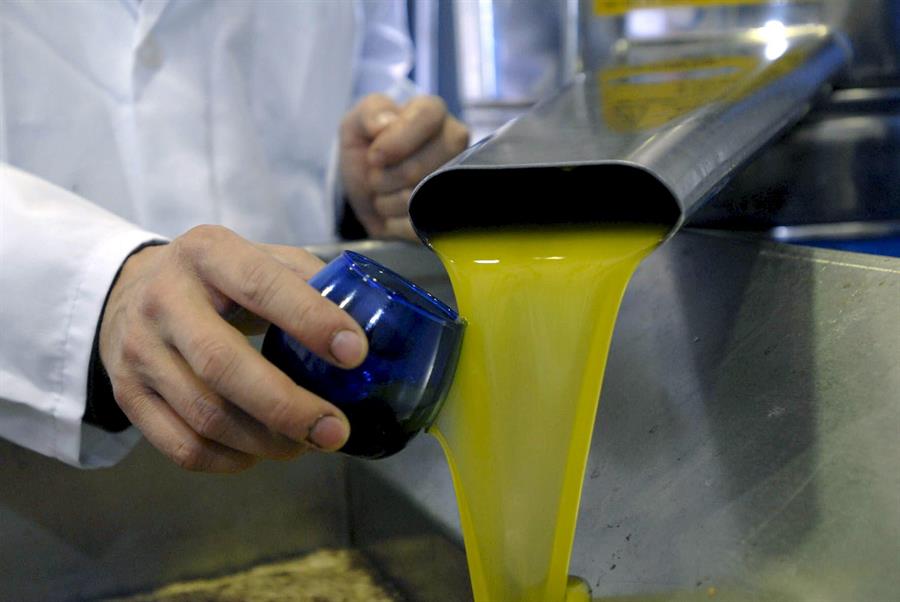 Cada vez que estornuda el mundo por una guerra, Jaén se resfría