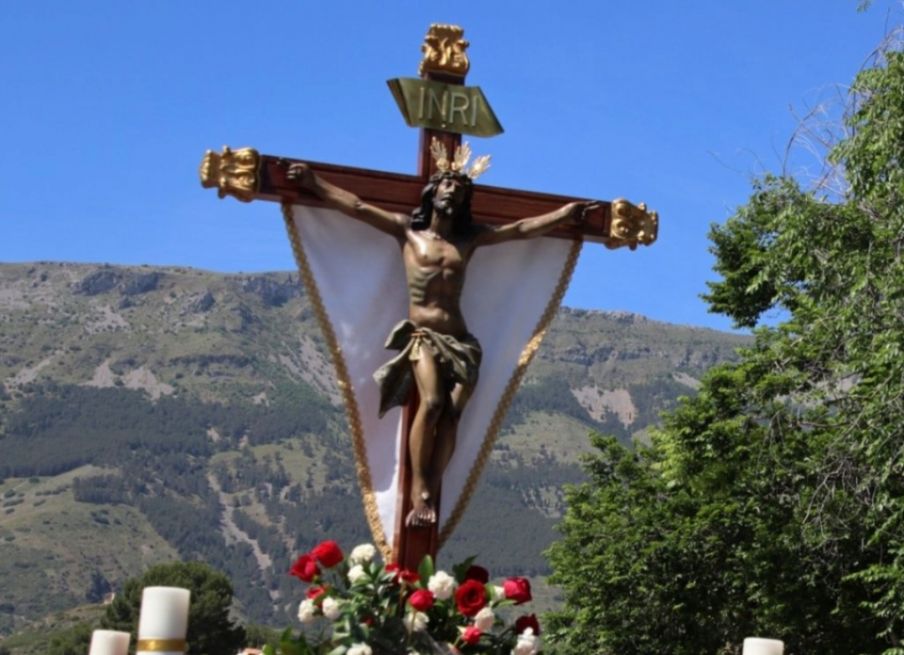 A la forma de Paredes: Pregón al Cristo de Charcales