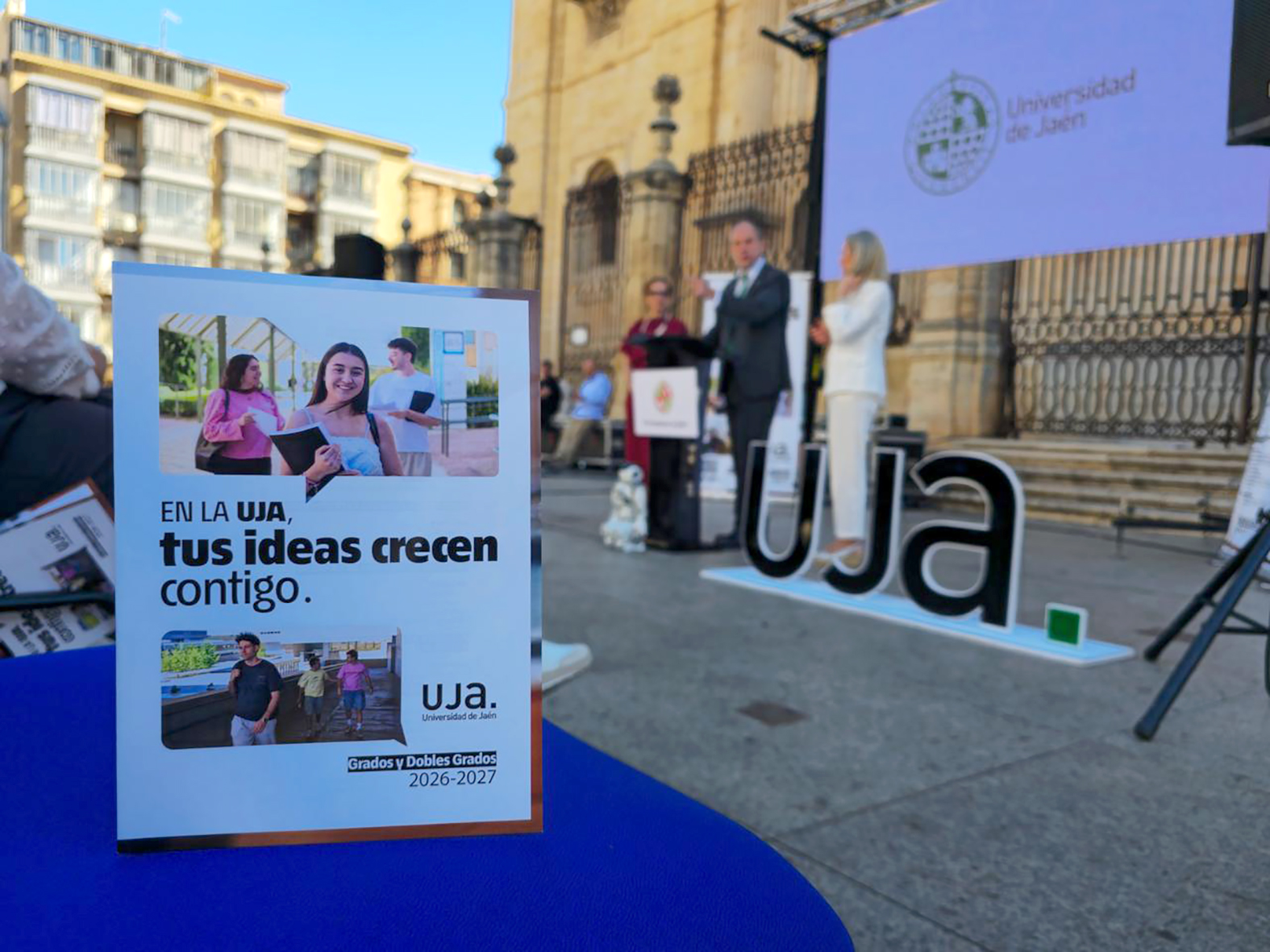 La UJA escoge el corazón de la ciudad para presentar su oferta académica y su razón de ser, Jaén y los jienenses