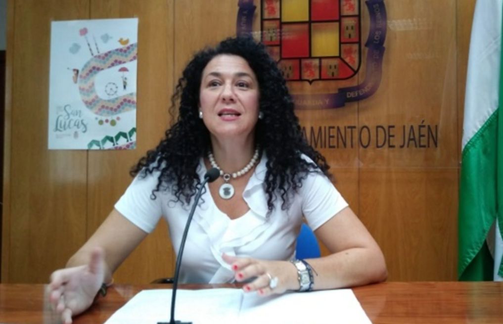 Candidata, una que pasaba por allí; el día que el rector Luis Parras se plantó ante Chaves; Jabalcuz, lo que pudo ser y no fue; ¿no había dinero de los EDIL para dignificar el casco antiguo?…y ¿la estación de autobuses de una capitalidad?  