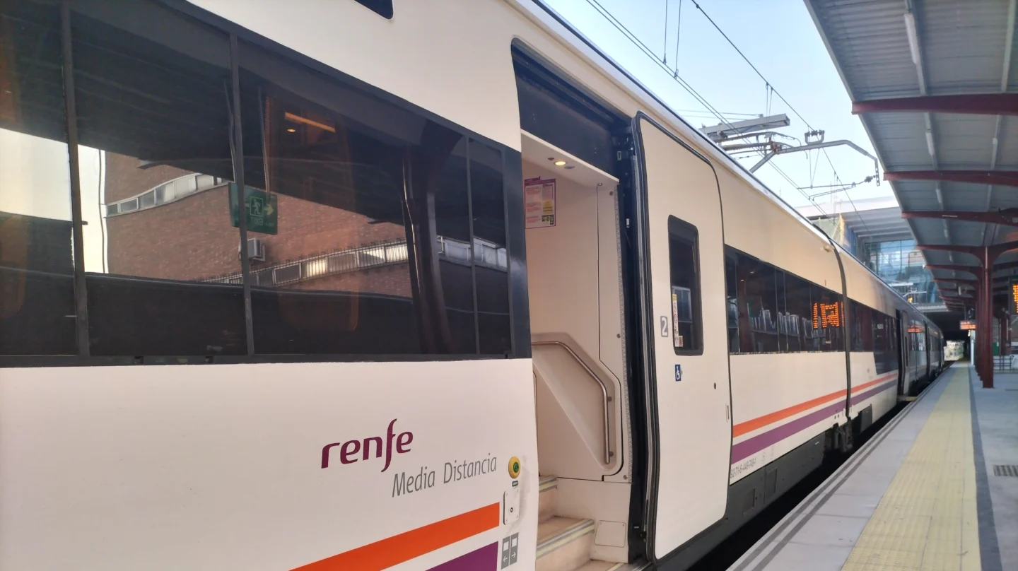 Con el tren, por el tren, hay que rebelarse…y la denuncia rotunda de PROA
