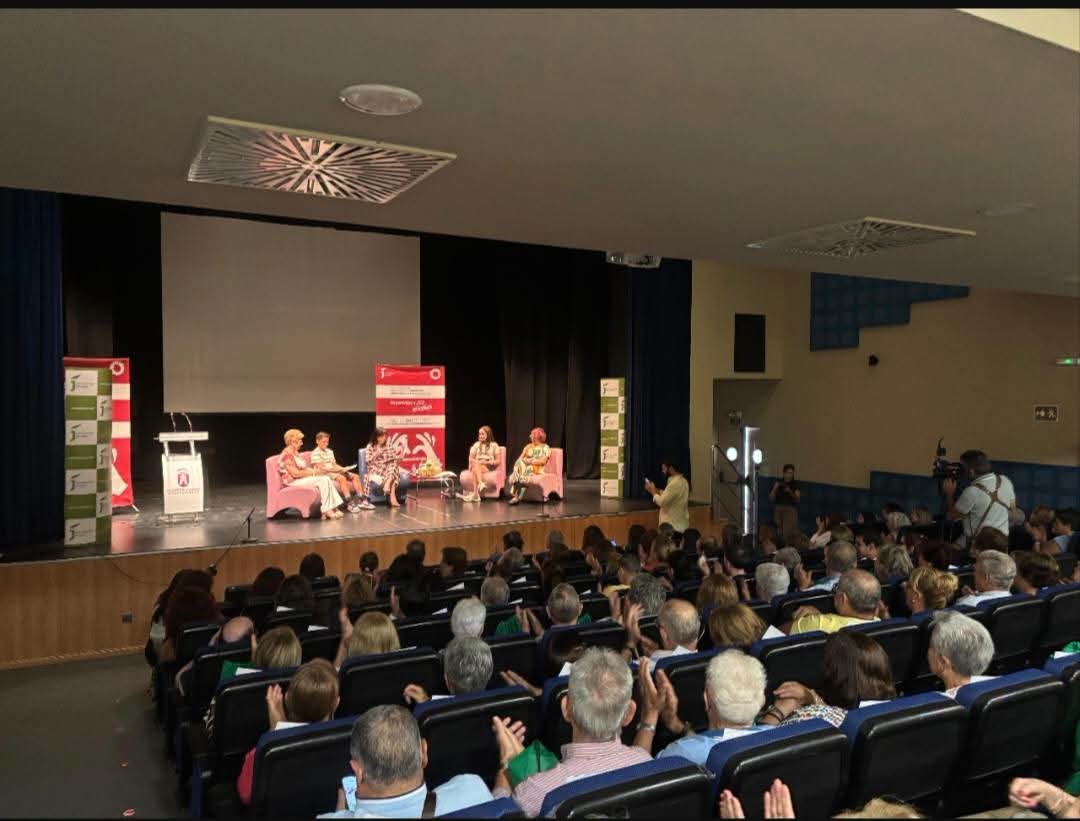 Diputación conmemora el Día de las Personas Mayores junto con usuarios de los servicios sociales de la provincia.